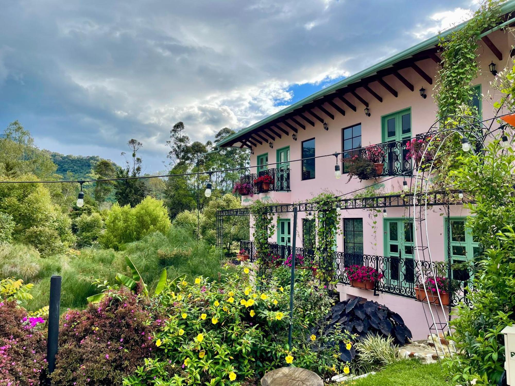 Hotel Lago Valdivia Jardín Kültér fotó