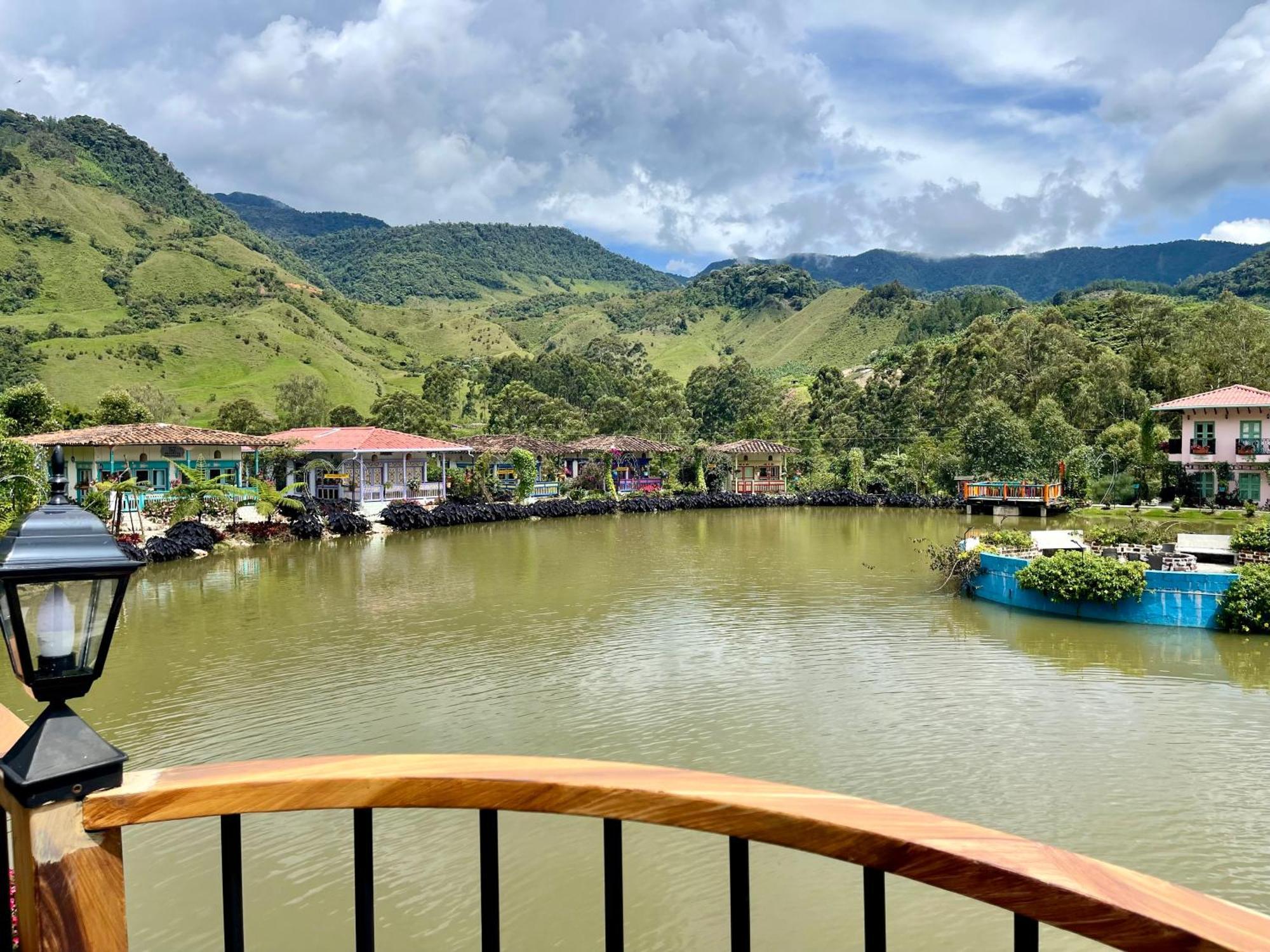 Hotel Lago Valdivia Jardín Kültér fotó